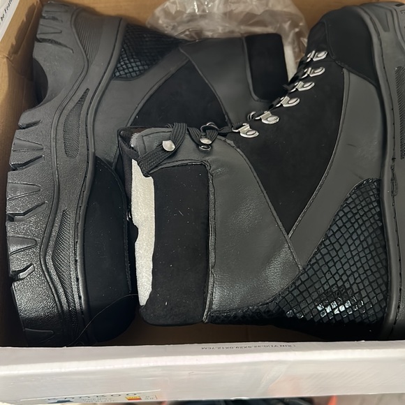 Woman’s Bamboo boots - Picture 10 of 10